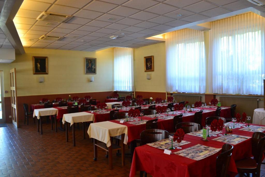 Hotel Restaurant Niemerich Pulversheim Eksteriør billede